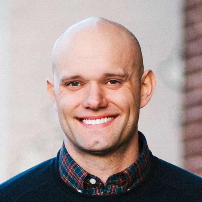 james-clear-smiling-wide-1400-1 (1)