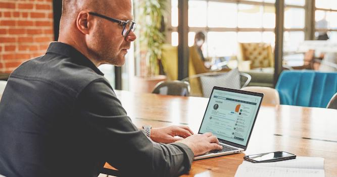 sz4HkpVRTVi9hPrtA6kf_bg-linkedin